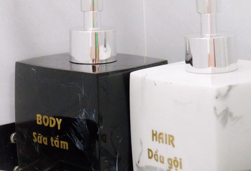 اتاق استاندارد چهارنفره با بالکن, Khách Sạn Hoa Mai