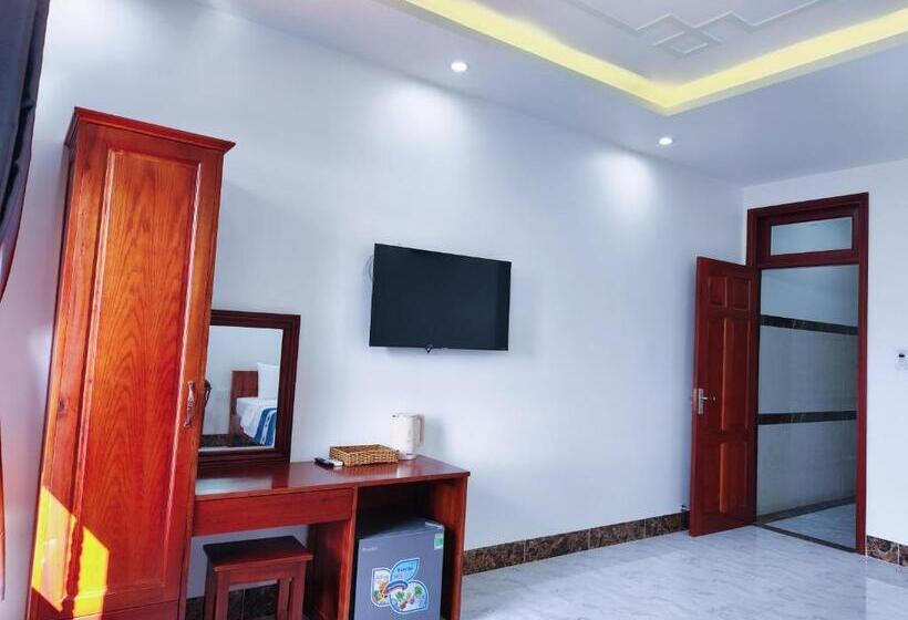 اتاق استاندارد سه تخته با بالکن, Khách Sạn Hoa Mai