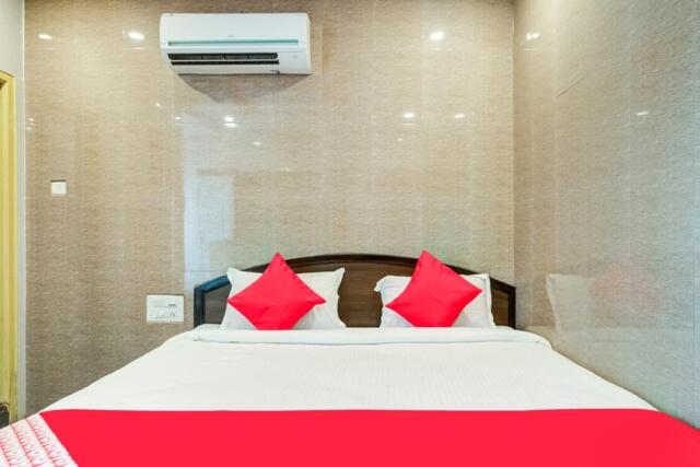 اتاق لوکس, Tejasri Residency
