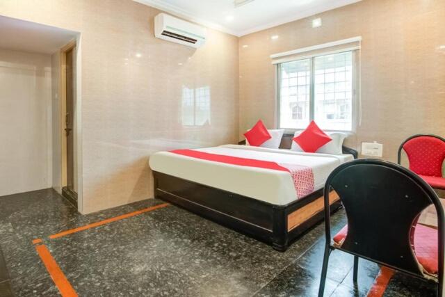 اتاق لوکس, Tejasri Residency