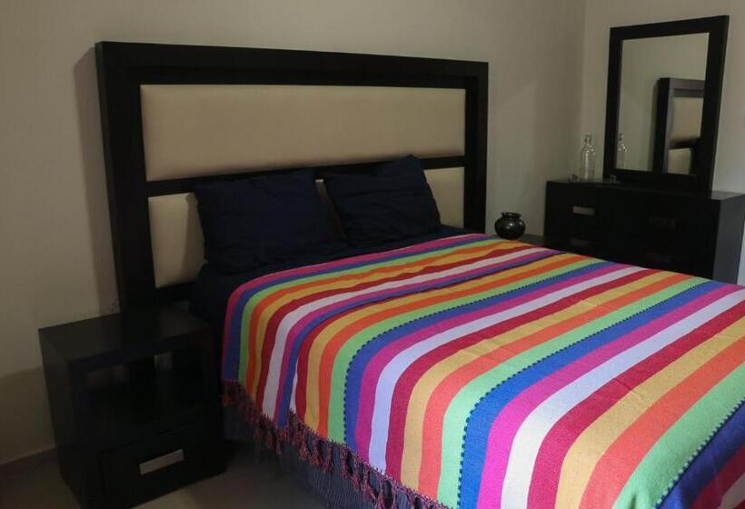 اتاق استاندارد با سرویس بهداشتی مشترک, Anda Nomad Hostel Oaxaca