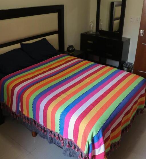 اتاق استاندارد با سرویس بهداشتی مشترک, Anda Nomad Hostel Oaxaca