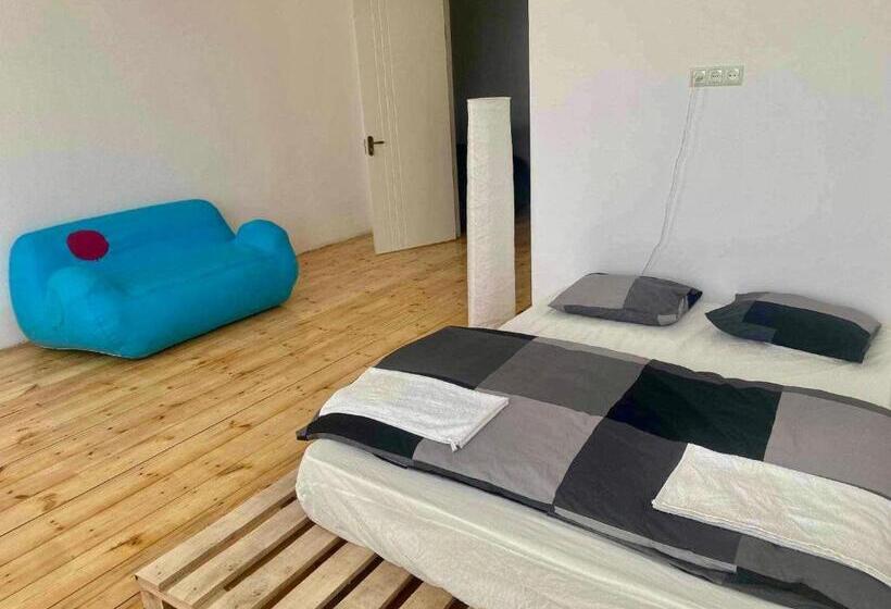 اتاق استاندارد, House & Wine