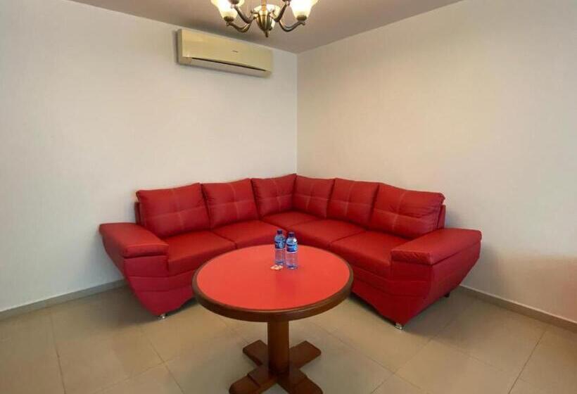 سوییت, Autohotel Frances