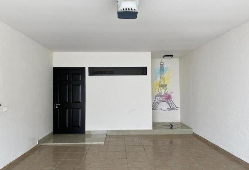 اتاق لوکس, Autohotel Frances