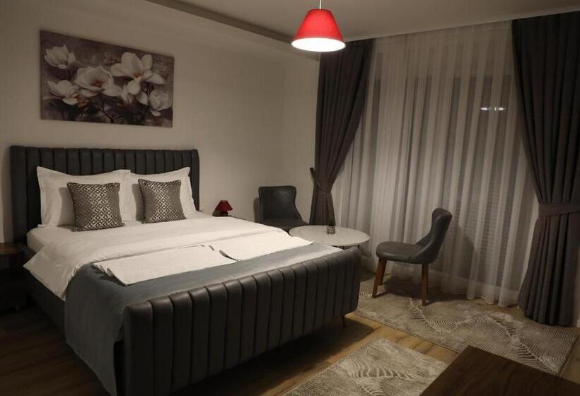 اتاق استاندارد با بالکن, Andoena Resort
