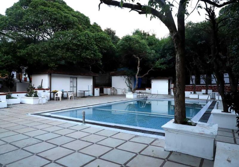 اتاق لوکس با بالکن, Ishwar Inn By Joy Suites