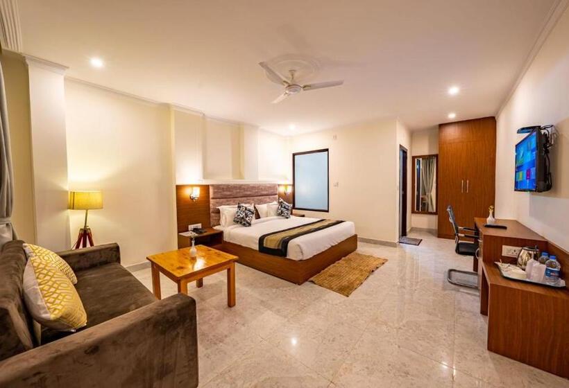 اتاق سوپریور با تخت بزرگ, The Himalayan Stays Nainital