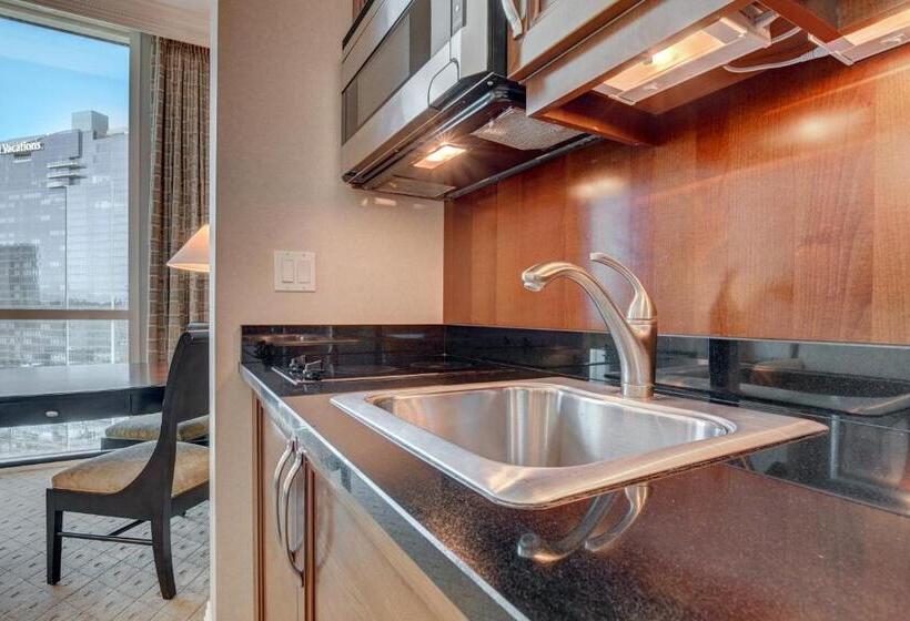 1 Bedroom Penthouse Apartment, 30th Ph Mgm Suite With Breathtaking Views Of The Strip
