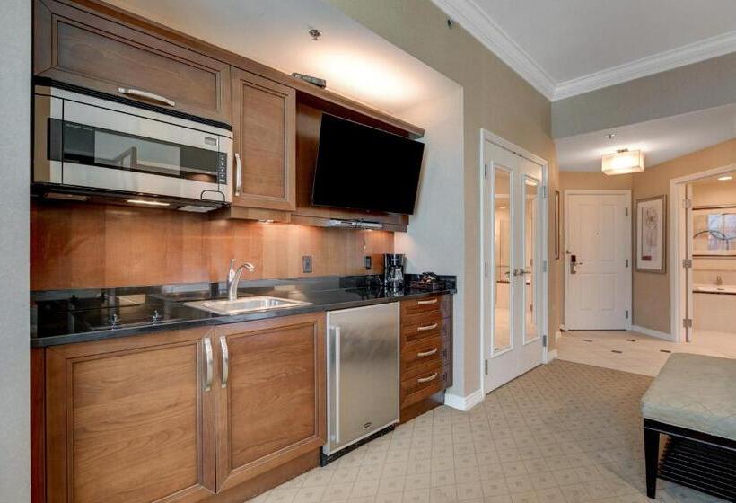 1 Bedroom Penthouse Apartment, 30th Ph Mgm Suite With Breathtaking Views Of The Strip