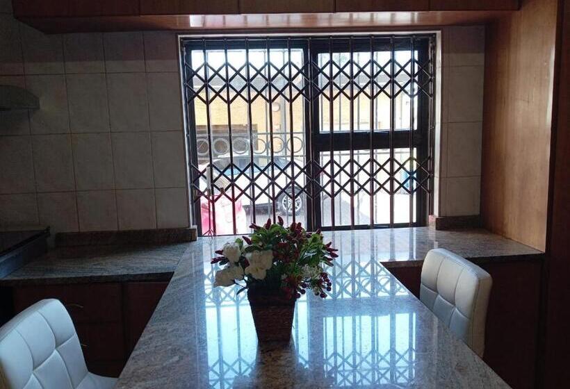 Четырехместный Номер Стандарт, Pearl Guest House Kempton Park
