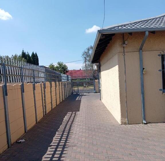 Четырехместный Номер Стандарт, Pearl Guest House Kempton Park