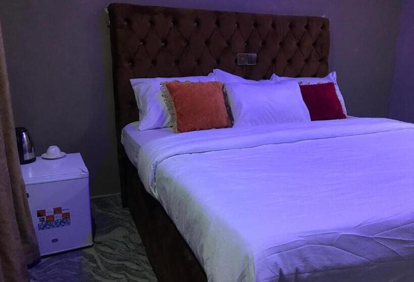 اتاق لوکس, Connery Homes