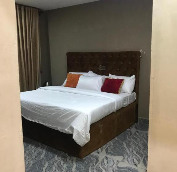 اتاق لوکس, Connery Homes
