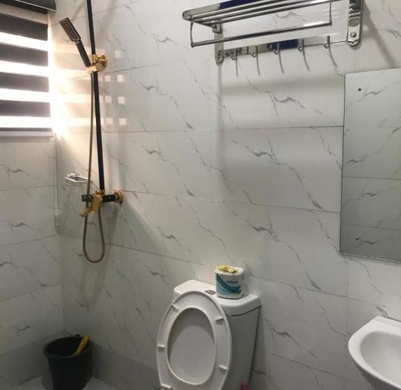 اتاق لوکس, Connery Homes