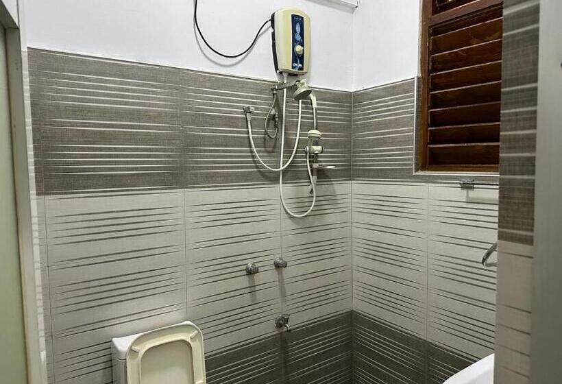 اتاق لوکس, Trinco Waves
