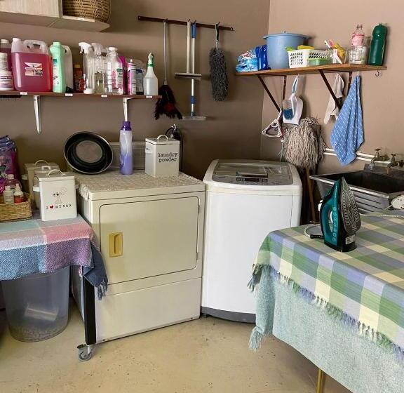 اتاق استاندارد با بالکن, Calm Waters Guesthouse