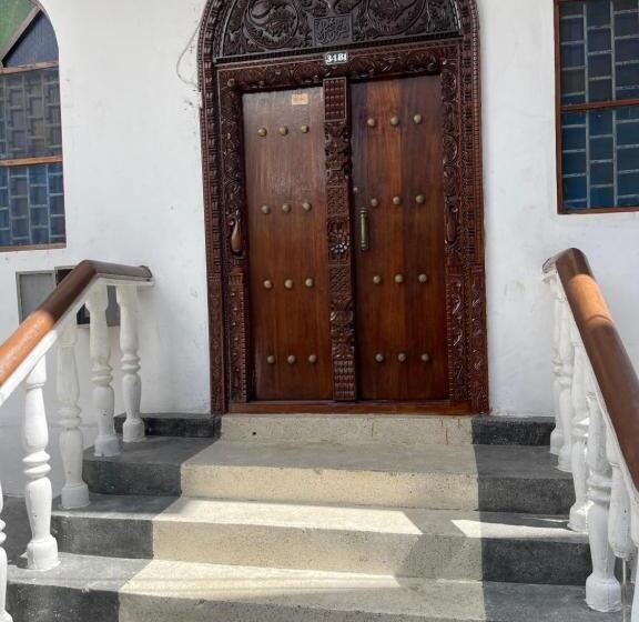 اتاق اکونومی, Nashu House Stone Town