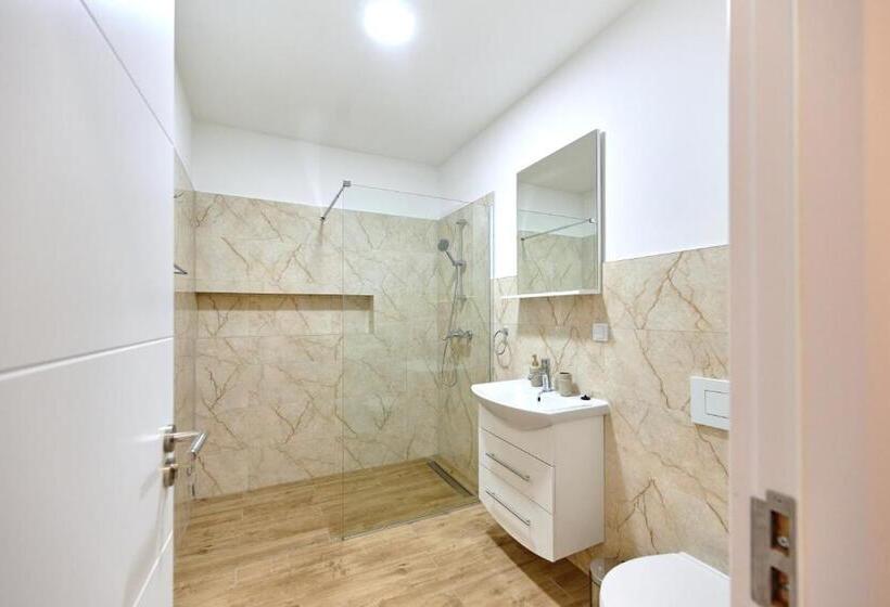 اتاق استاندارد با تخت بزرگ, čudesni Drvored