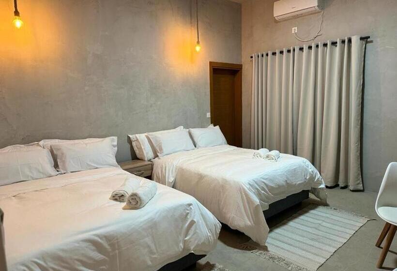 اتاق استاندارد چهار تخته, Palms Lodge
