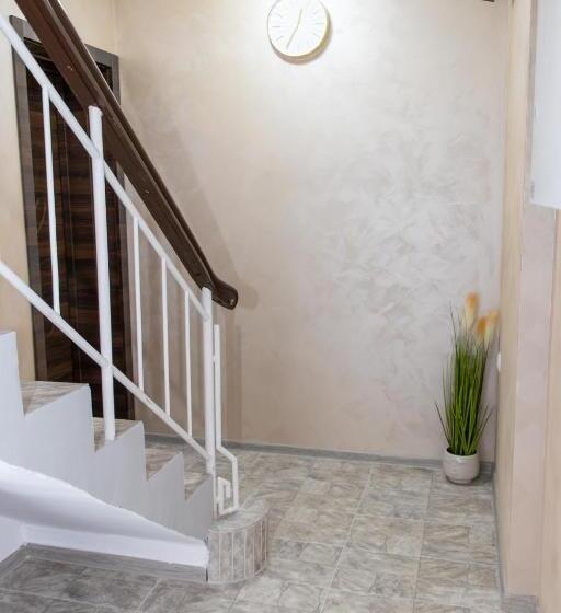 اتاق استاندارد سه نفره, Navial 1