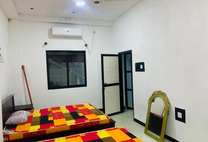 اتاق خانوادگی, Shehan Villa