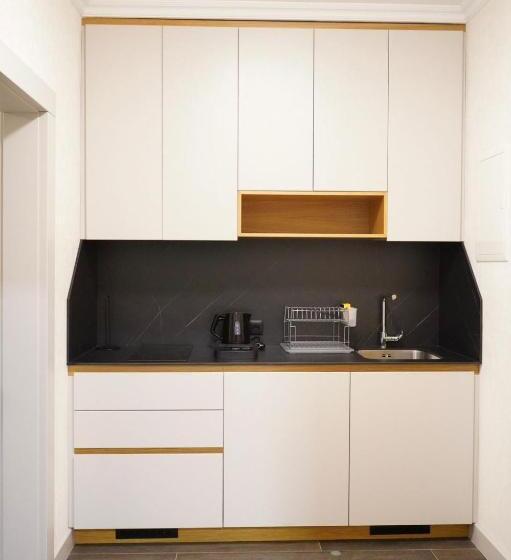 اتاق اکونومی, Apartament Koha