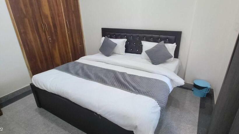 اتاق کلاسیک سه تخته, Collection O Hotel Ace Inn