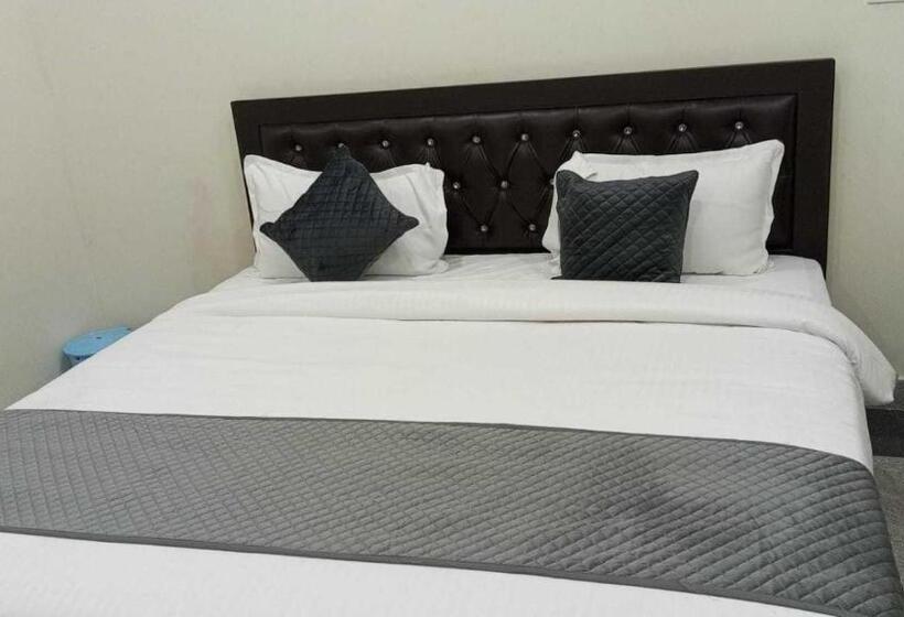 اتاق کلاسیک سه تخته, Collection O Hotel Ace Inn