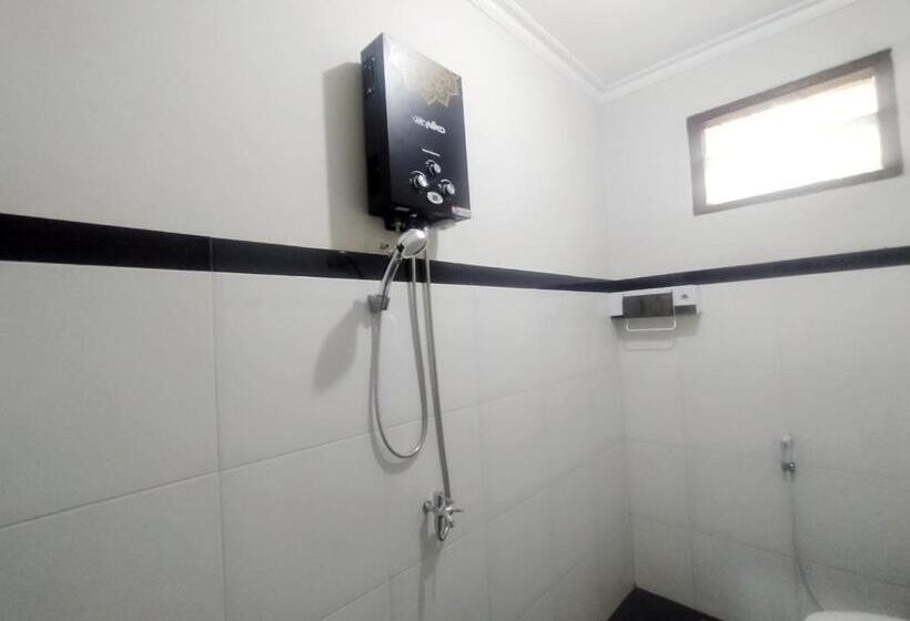 اتاق خانوادگی, Reddoorz Syariah Near Stasiun Purwokerto