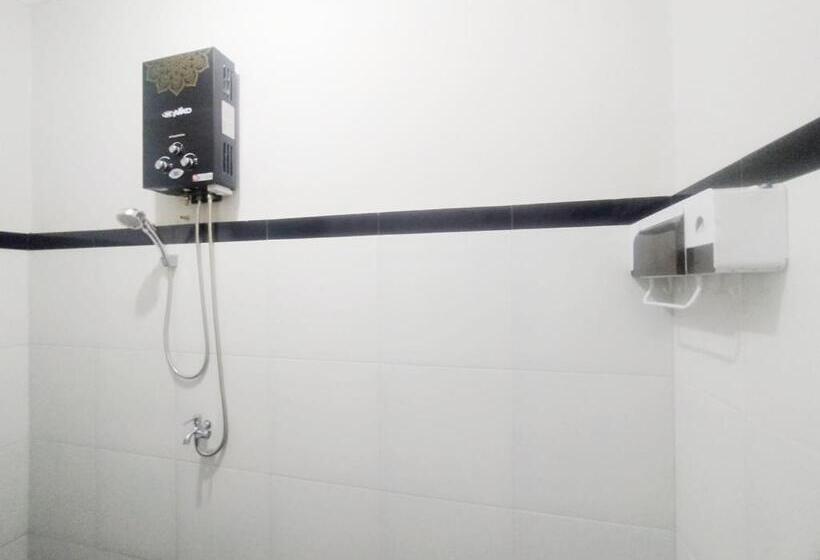 اتاق خانوادگی, Reddoorz Syariah Near Stasiun Purwokerto