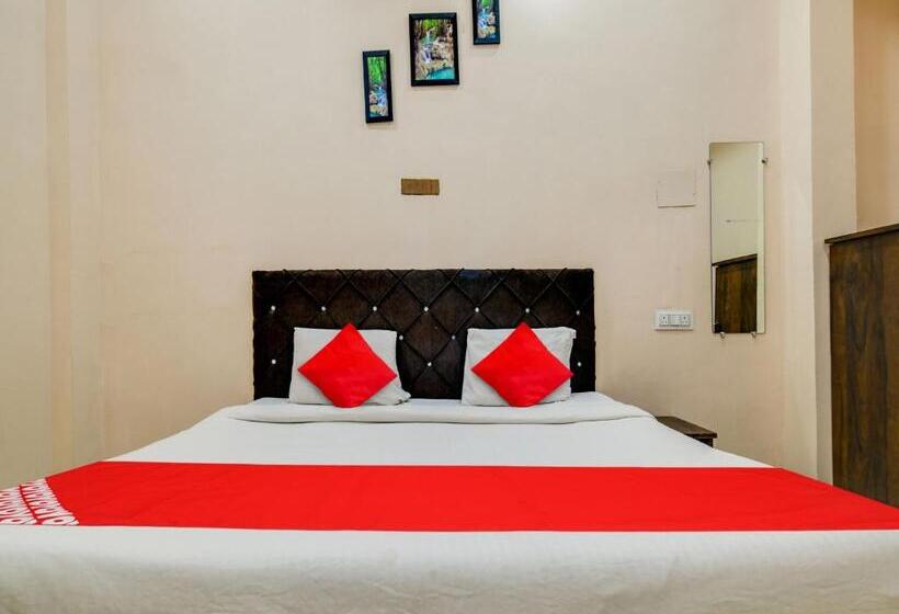 اتاق کلاسیک سه تخته, Oyo Hotel Airport View