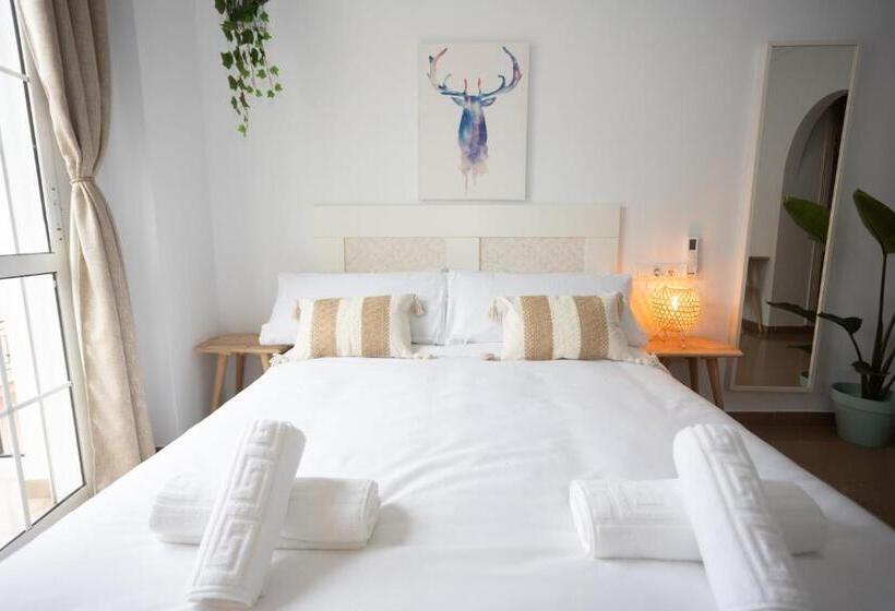 חדר סטנדרט עם מרפסת, Naim Guest House Nerja