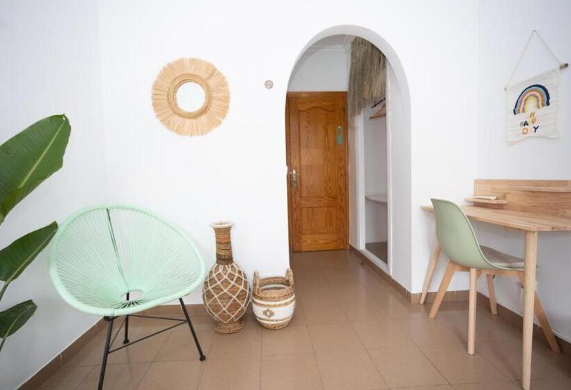 חדר סטנדרט עם מרפסת, Naim Guest House Nerja