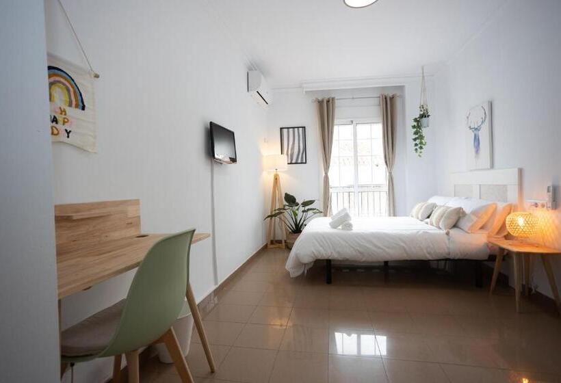 חדר סטנדרט עם מרפסת, Naim Guest House Nerja