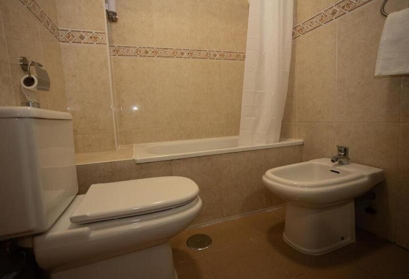 חדר דלוקס עם מרפסת, Naim Guest House Nerja