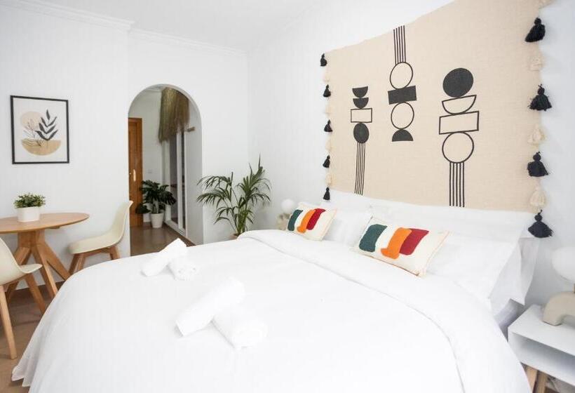 סטודיו סטנדרט עם מרפסת, Naim Guest House Nerja