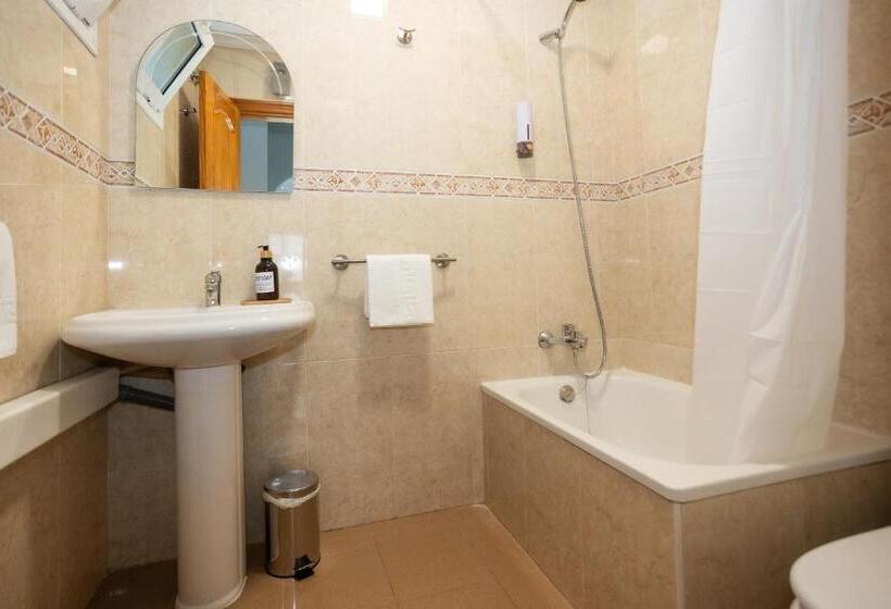 סטודיו סטנדרט עם מרפסת, Naim Guest House Nerja