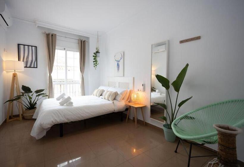 חדר סטנדרט עם מרפסת, Naim Guest House Nerja