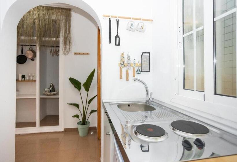 סטודיו סופריור, Naim Guest House Nerja