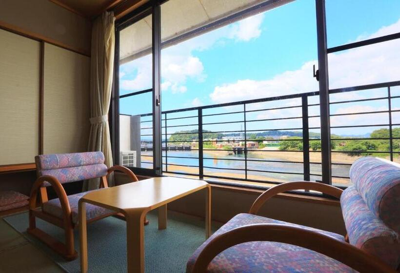 Economy Triple Room, 南郷温泉　二葉屋
