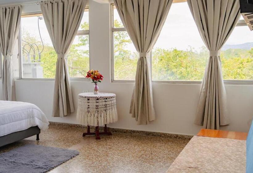 اتاق لوکس, Ganadero