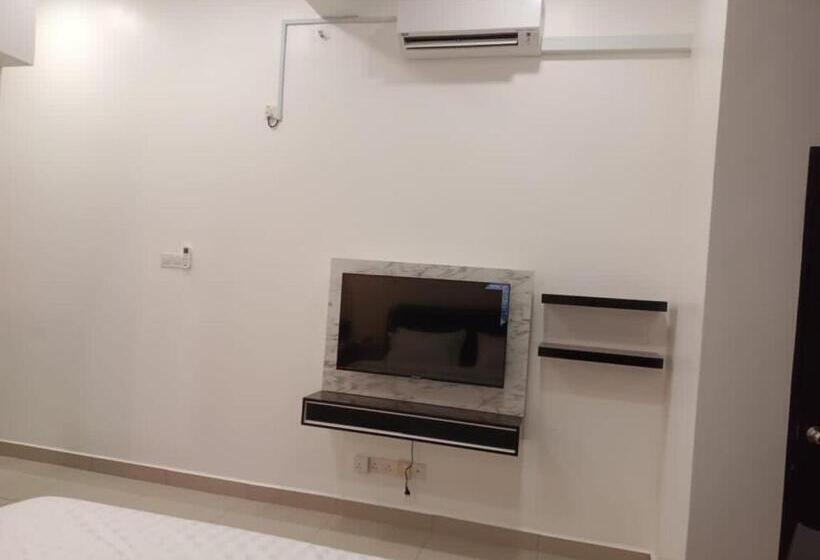 اتاق استاندارد سه نفره, Rj Studio 2  Kompleks Mutiara