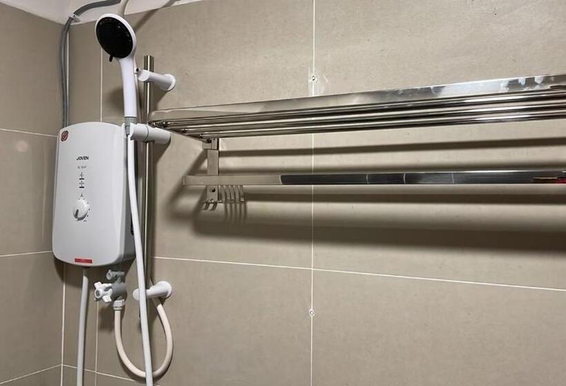 اتاق استاندارد سه نفره, Rj Studio 2  Kompleks Mutiara