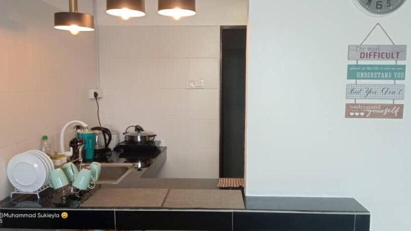 اتاق استاندارد سه نفره, Rj Studio 2  Kompleks Mutiara