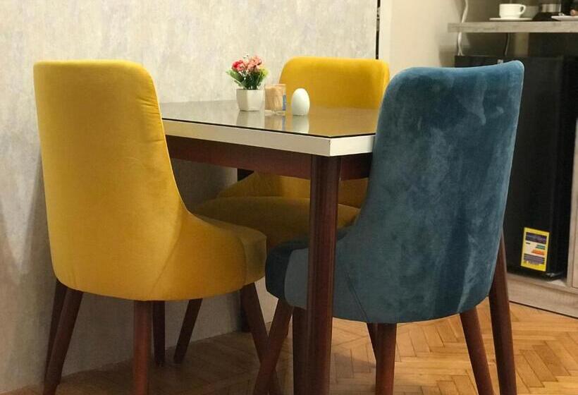 مجموعه ویستا شهر, Yacoubian Suites