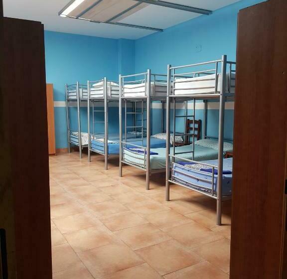 Bed in Shared Room, Albergue Kortarixar