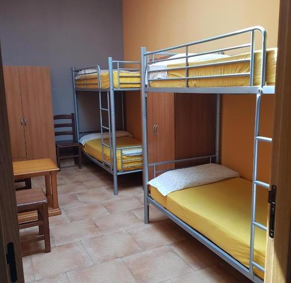 Bed in Shared Room, Albergue Kortarixar