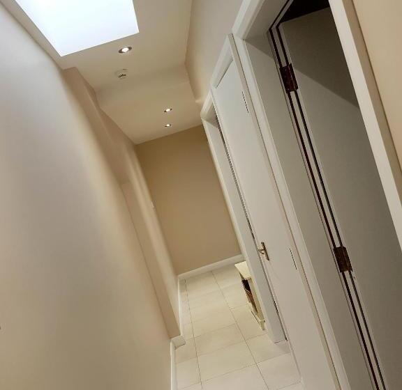 آپارتمان 2 خوابه, Belfast House