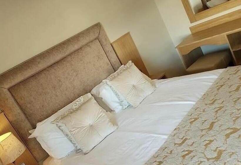 آپارتمان 2 خوابه, Belfast House